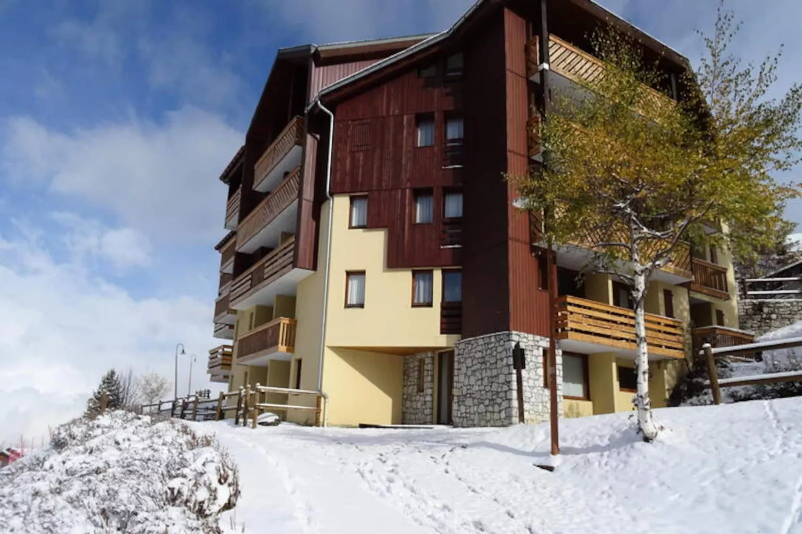 Résidence Aigle-Non tagué