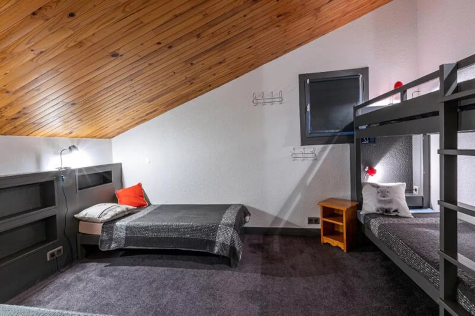 Résidence Lauziere Dessous G-Non tagué