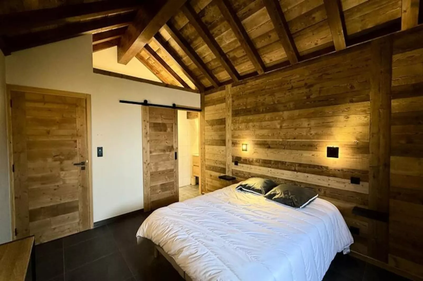 Résidence Complexe Aiguilles-Untagged