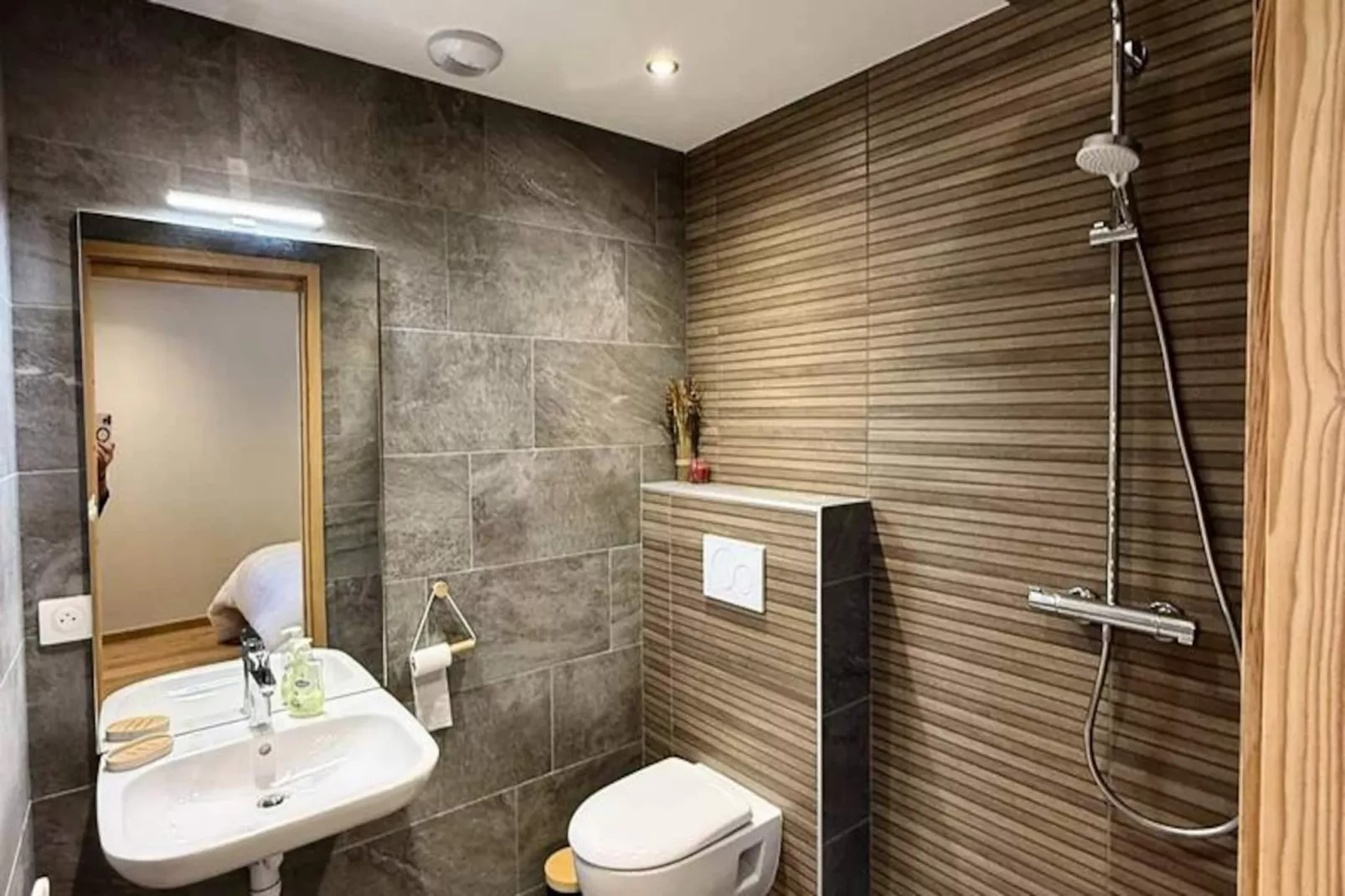 Résidence Complexe Aiguilles-Untagged