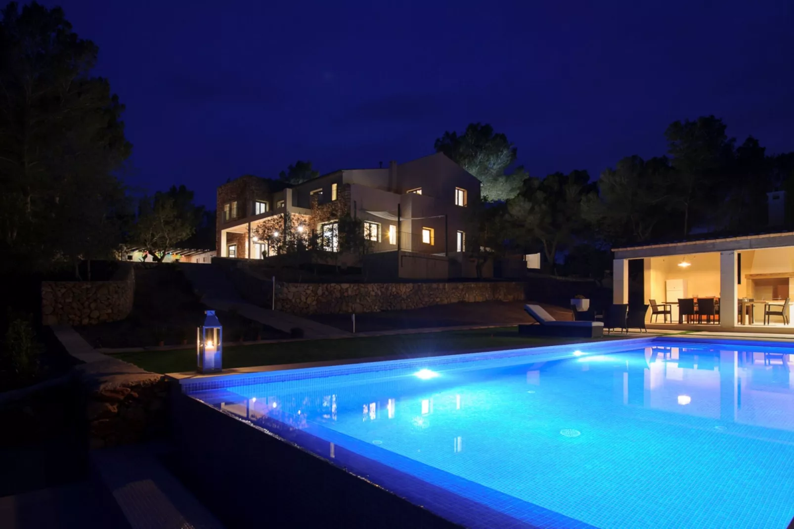 Villa Pins-Außenbereich Sommer