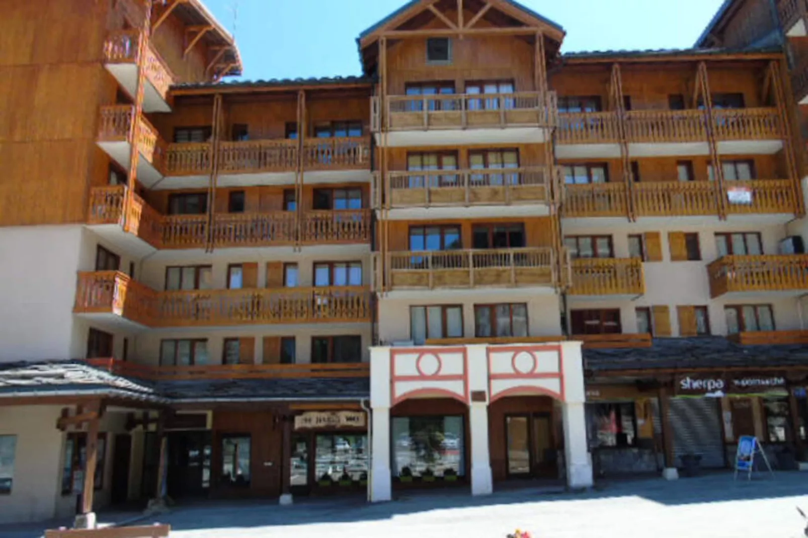 Résidence Melezets-Untagged