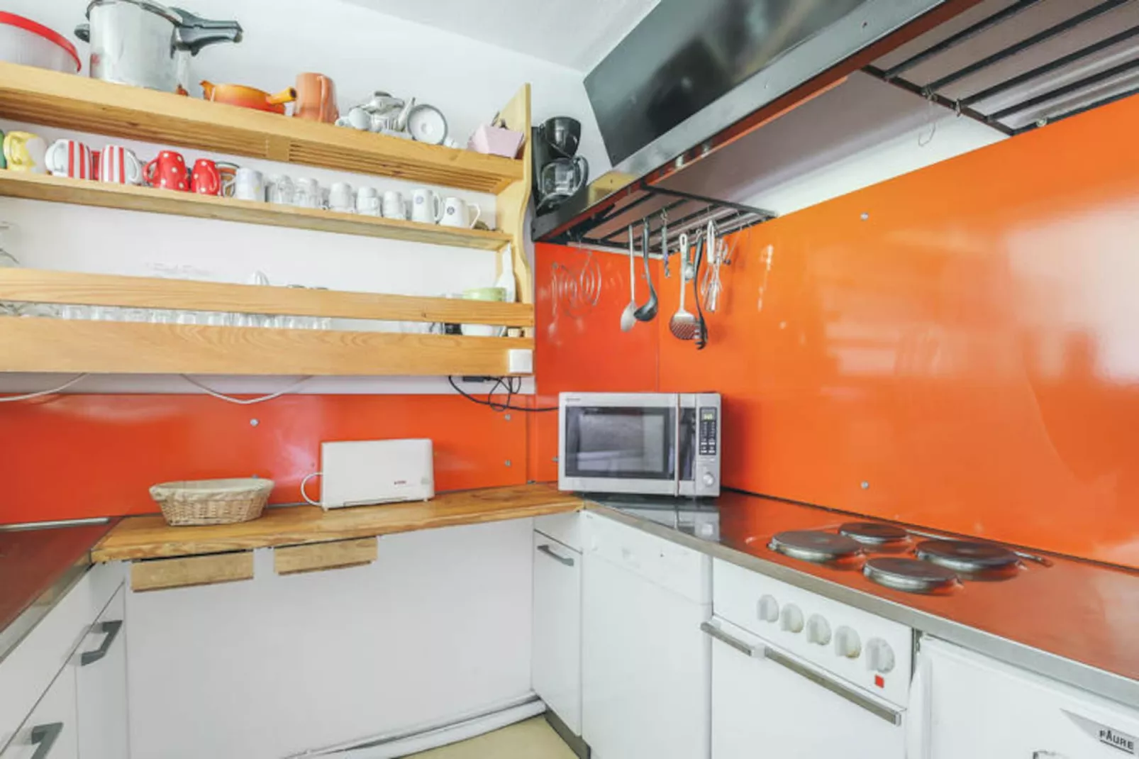 Residence 3 Arcs-Untagged