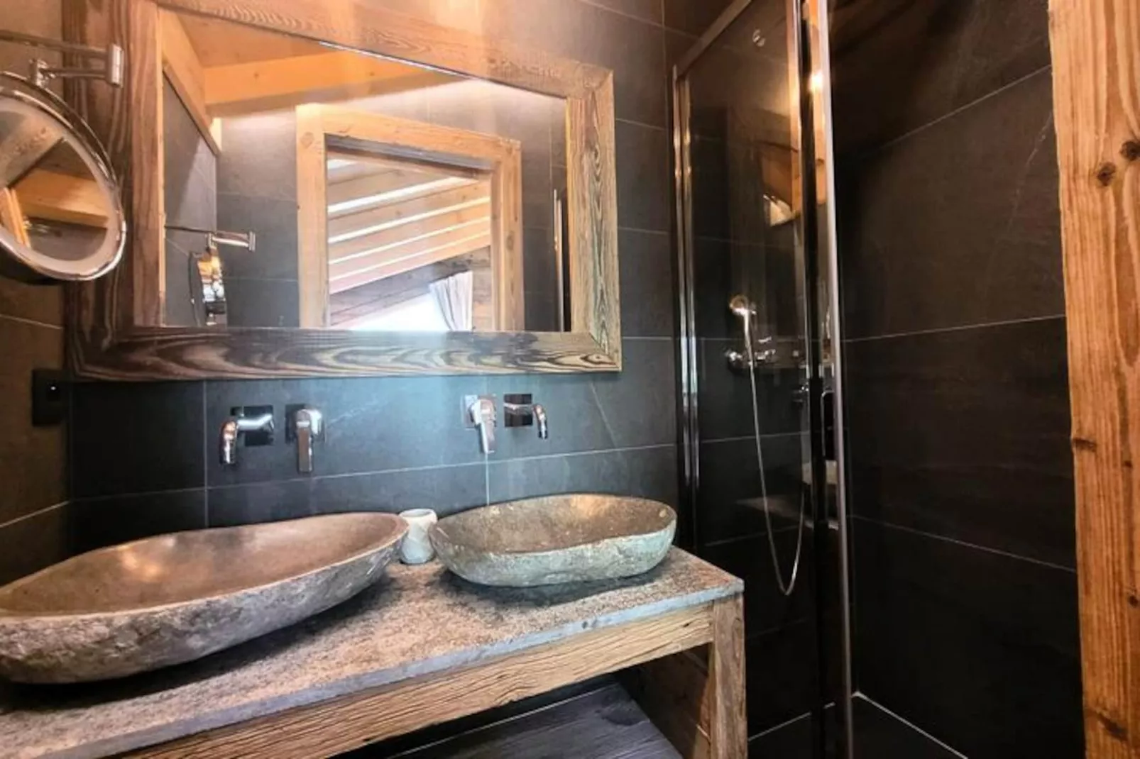 Chalet CÉline Et SÉbastien-Non tagué