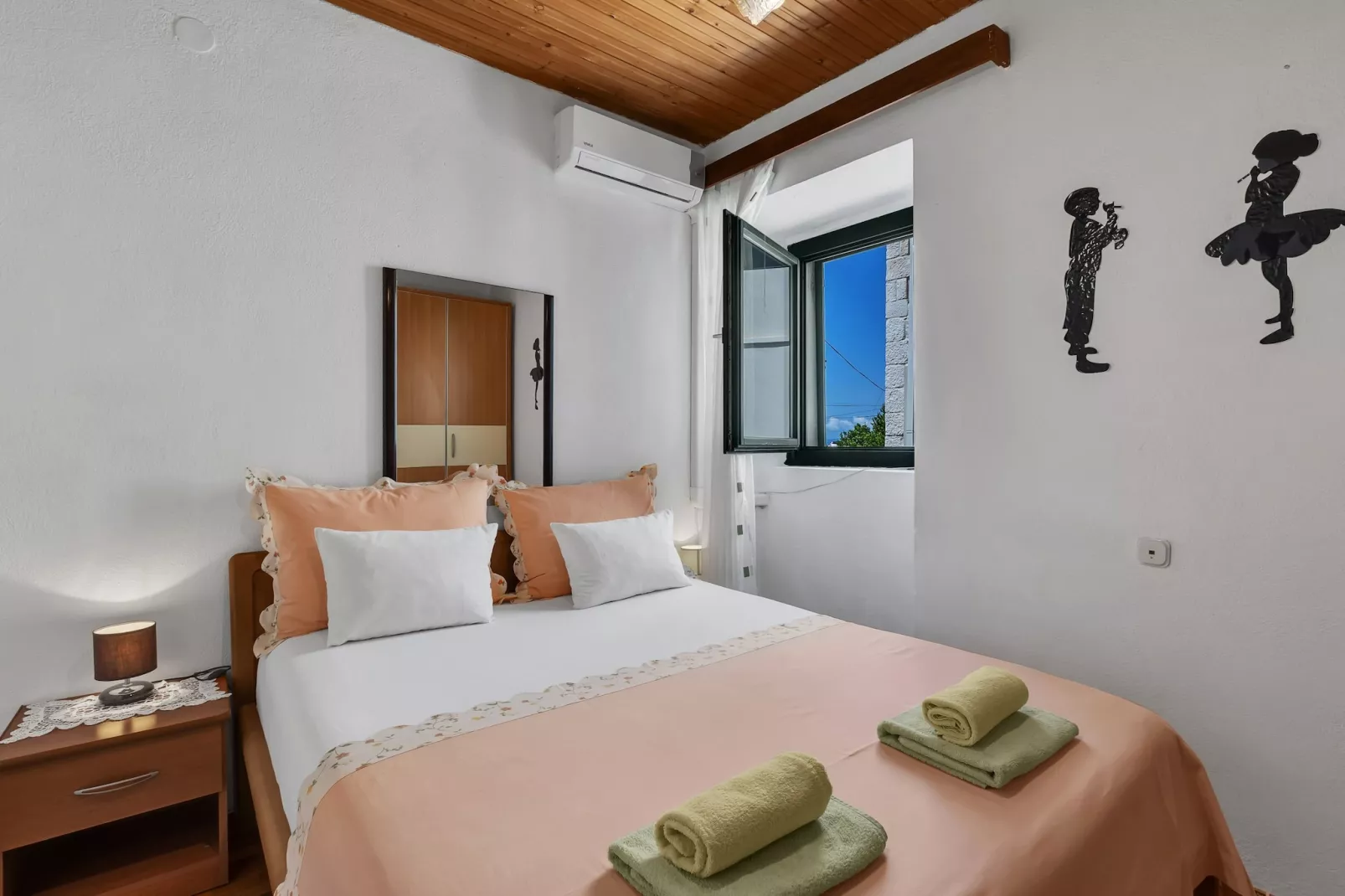 Apartments Kata - Three Bedroom Apartment with Balcony-Bedroom