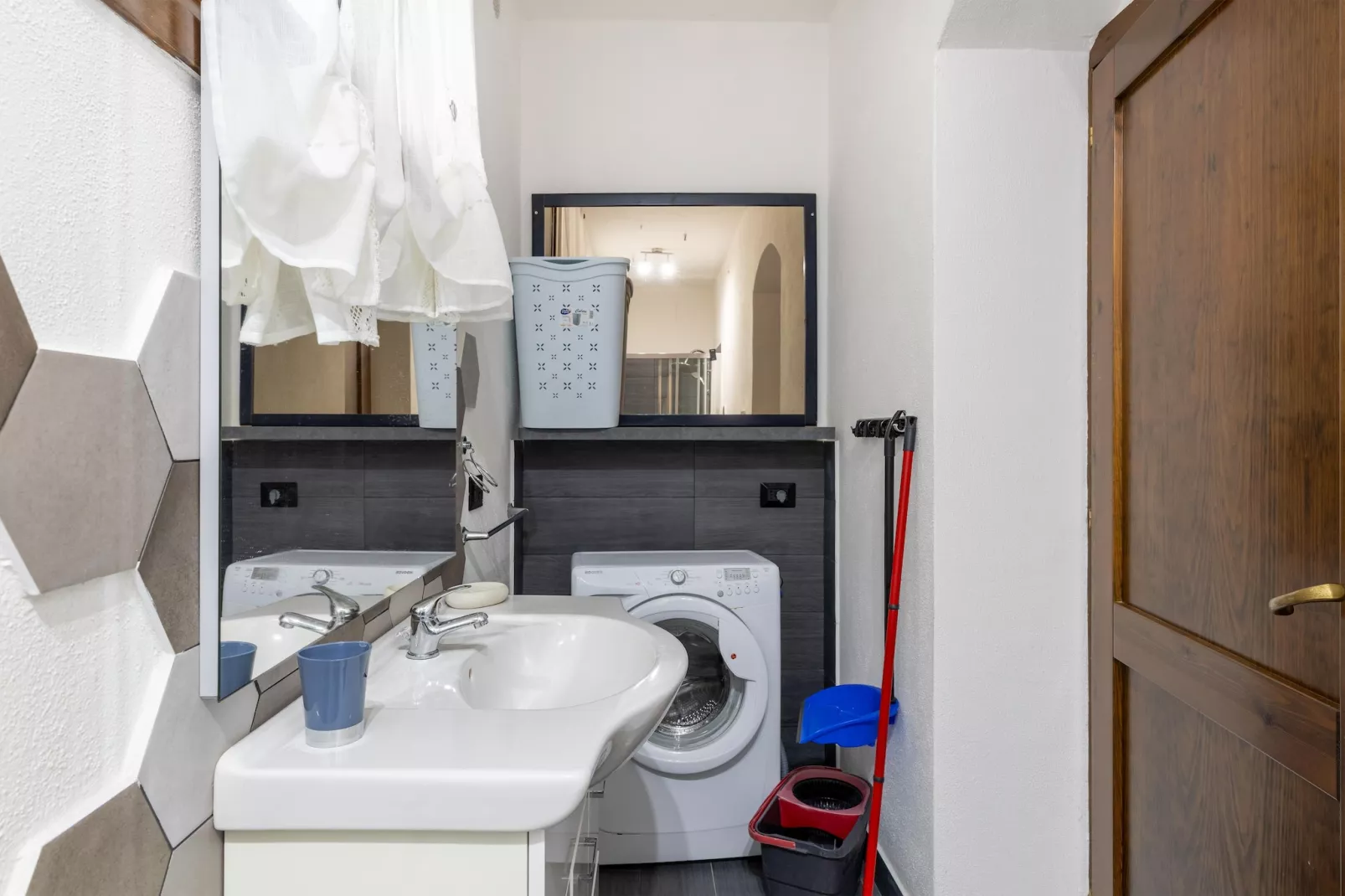 LA ROCCA 1-Badezimmer