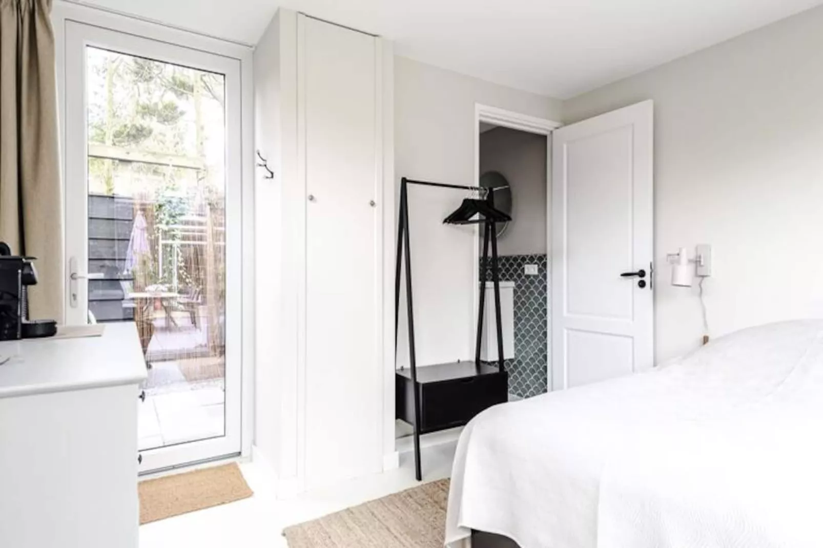 The Garden Suite-Non tagué