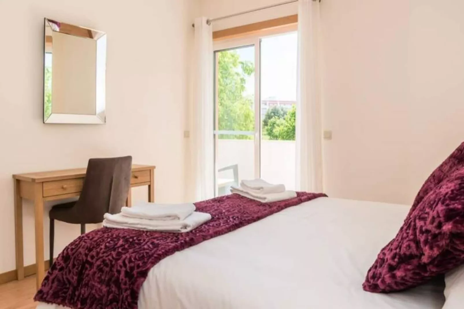 Central Modern 2-bed Apartment Arma&ccedil;&atilde;o De Pera-Nicht zugeordnet