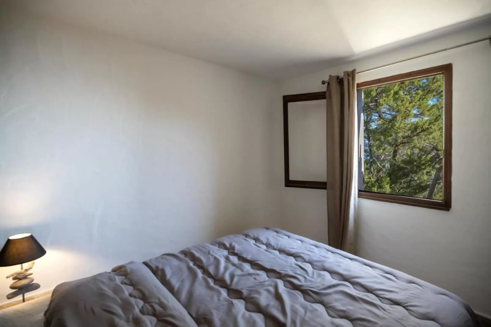 Villa T4 duplex à la location sur Porto-Vecchio-Chambre