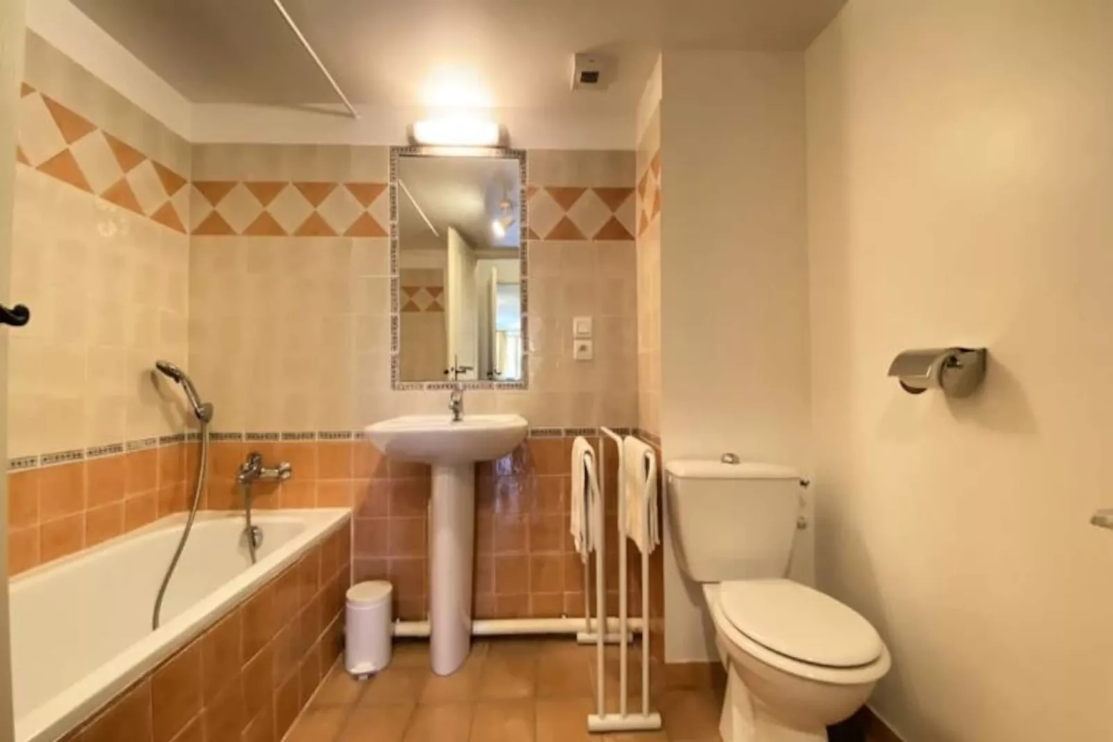 04b5 : Beau Studio Dans Un Mas Proven&ccedil;al - Piscine-Nicht zugeordnet