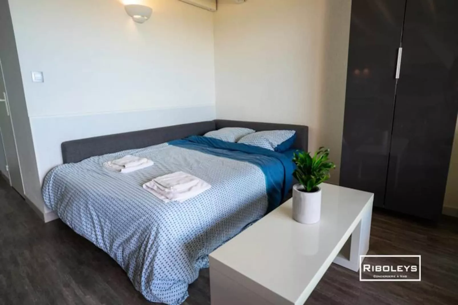 Vias-plage - Appartement Climatis&eacute; Avec Piscine Face &agrave; La Mer-Non tagué