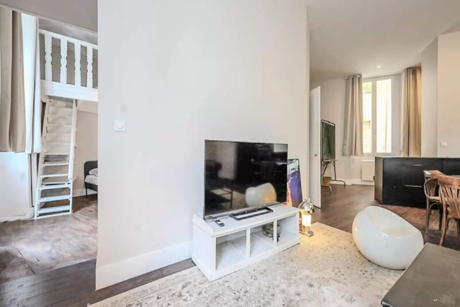 | Le Notre Dame 🎈 - Untagged