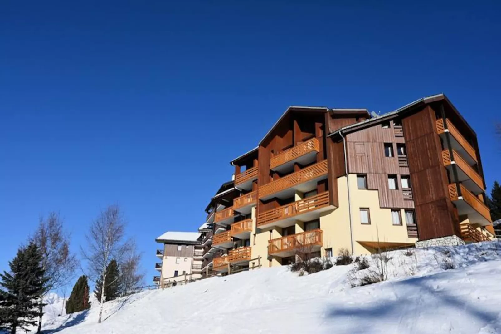 Résidence Aigle-Non tagué