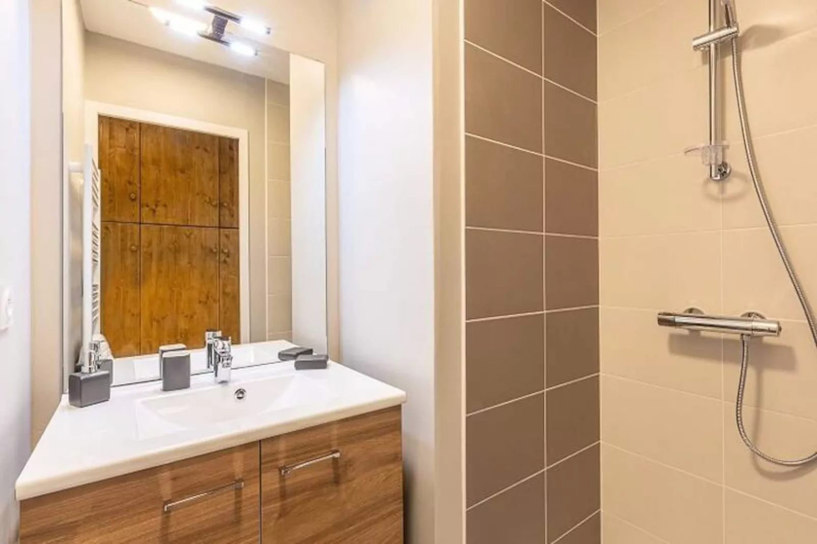 Résidence Lodges 1970-Untagged