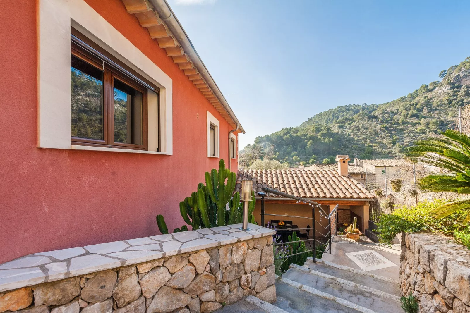 Cal Tio-Exterior summer