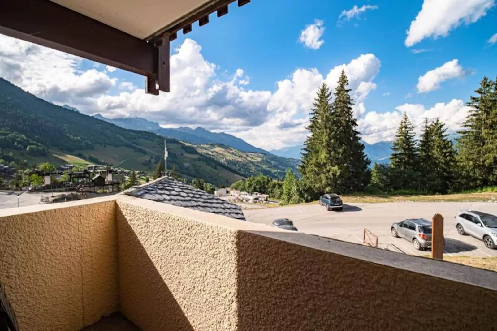 Résidence Lauziere Dessous G-Untagged