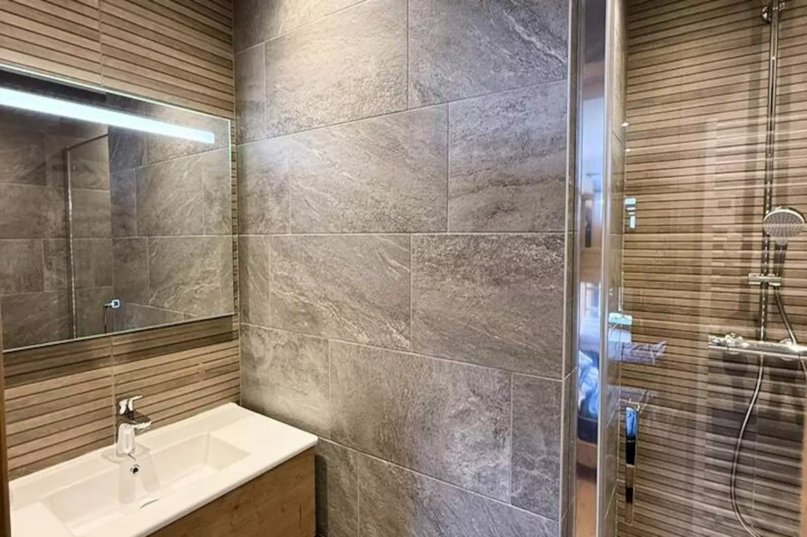 Résidence Complexe Aiguilles-Untagged