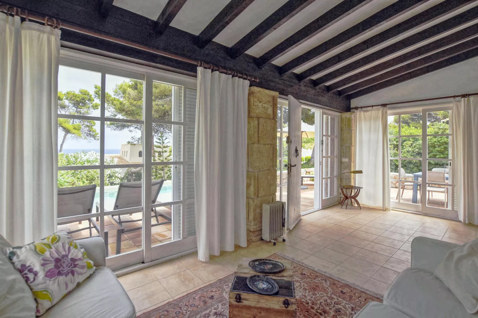 Blu Marine-Living room