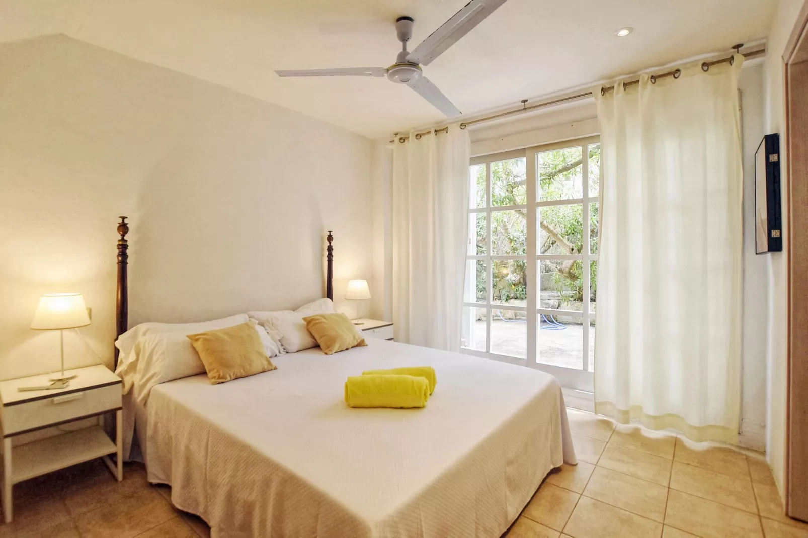 Blu Marine-Bedroom