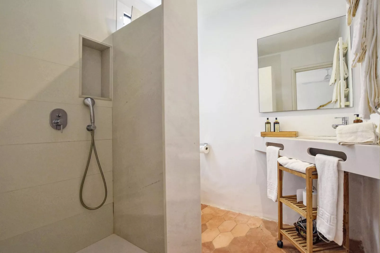 Blu Marine-Bathroom