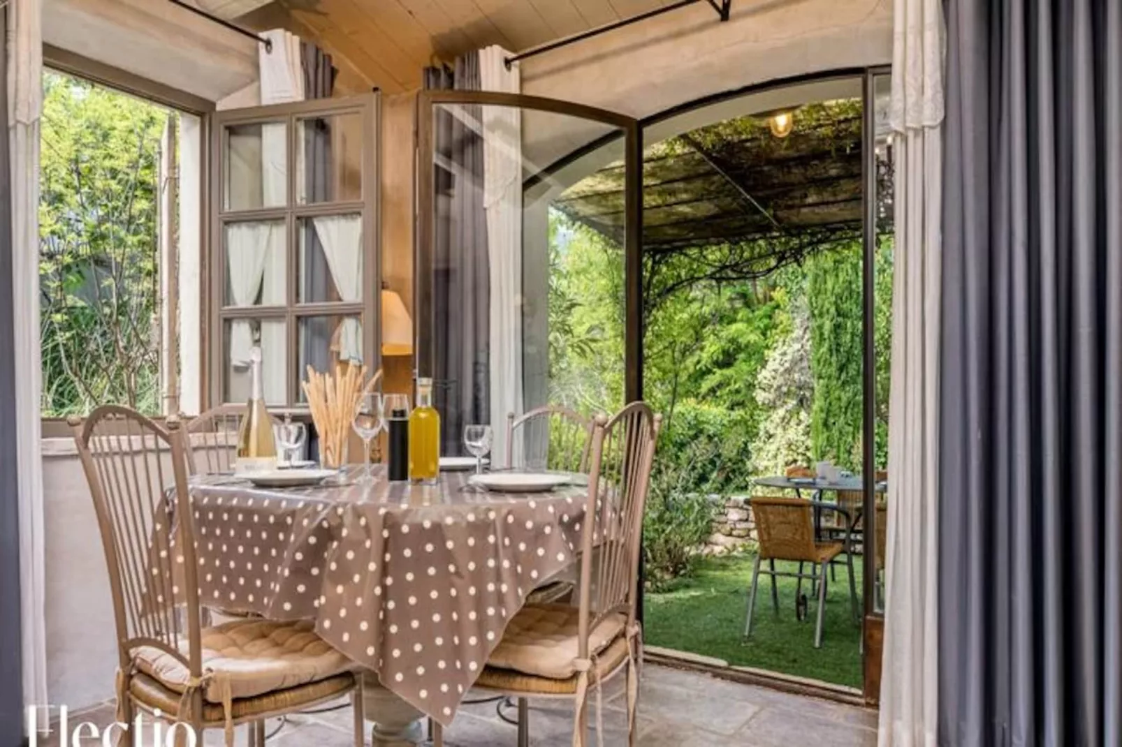 Loggia 5 Rosier | R&eacute;sidence Les Petitons-Untagged