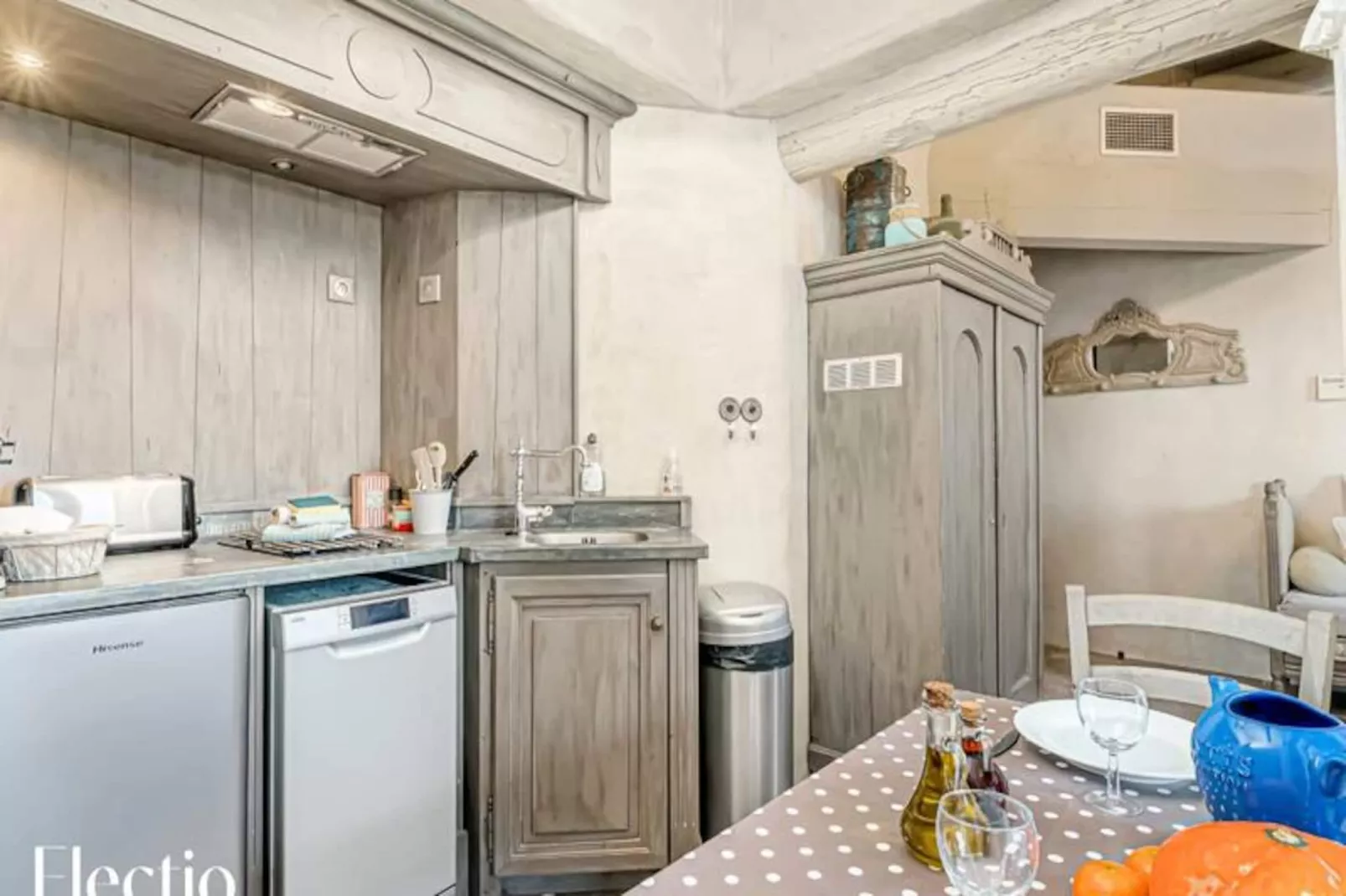 Loggia 9 Pin | R&eacute;sidence Les Petitons-Untagged