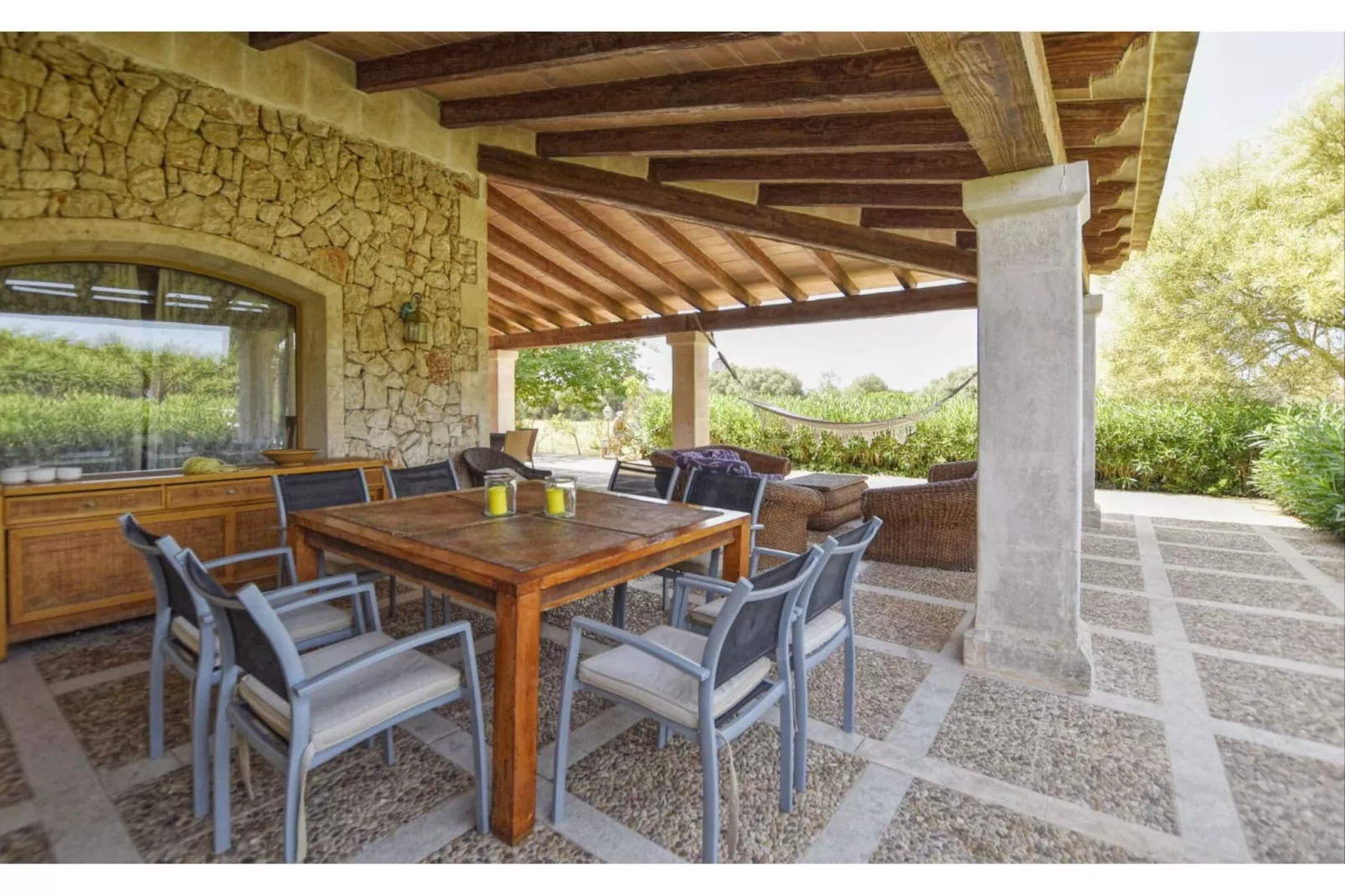 Napont-Terrace balcony