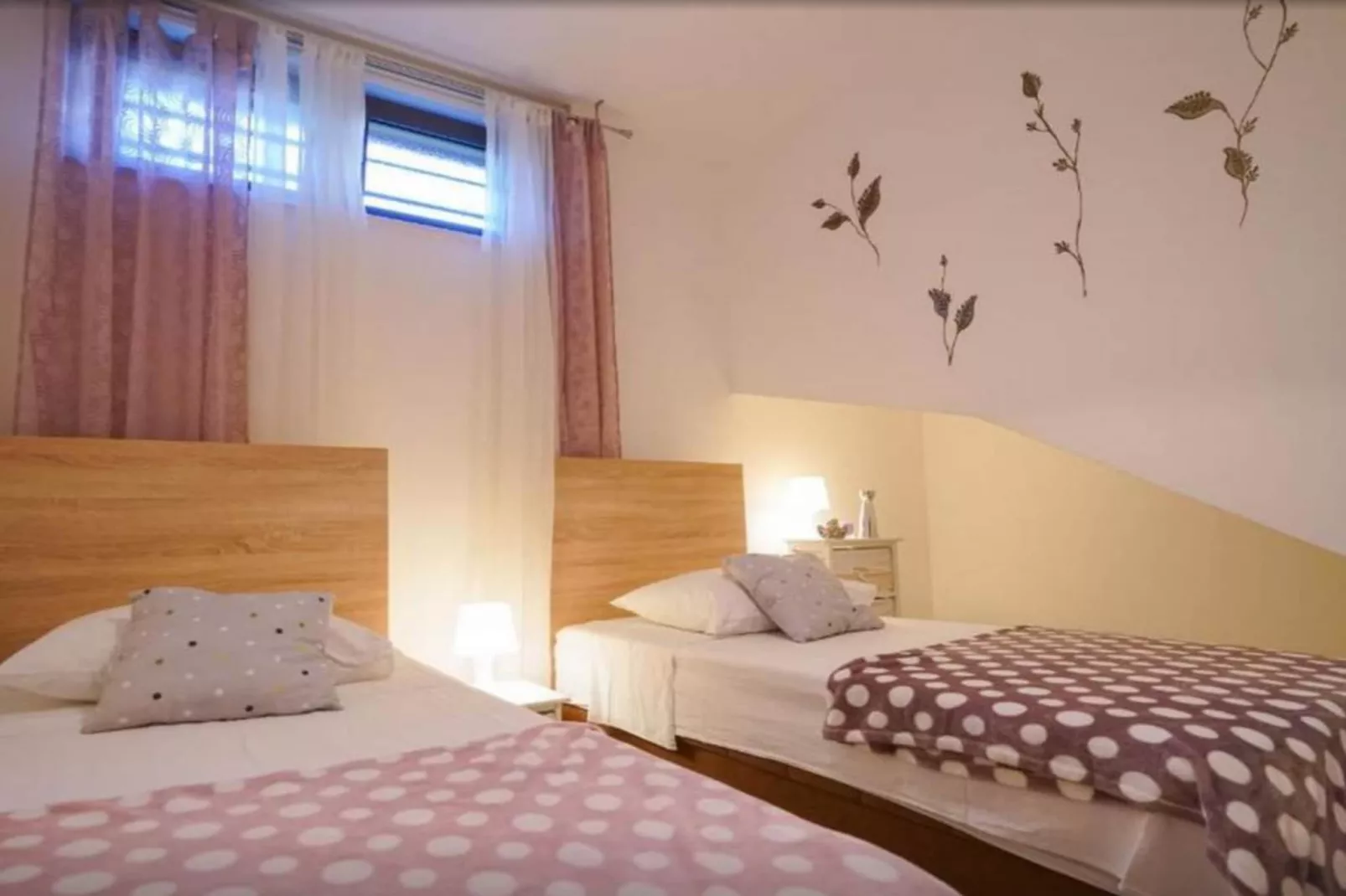 Apartment Cvita & Roza - Two Bedroom Apartment with Balcony and Sea View (Roza) (A1)-Bedroom