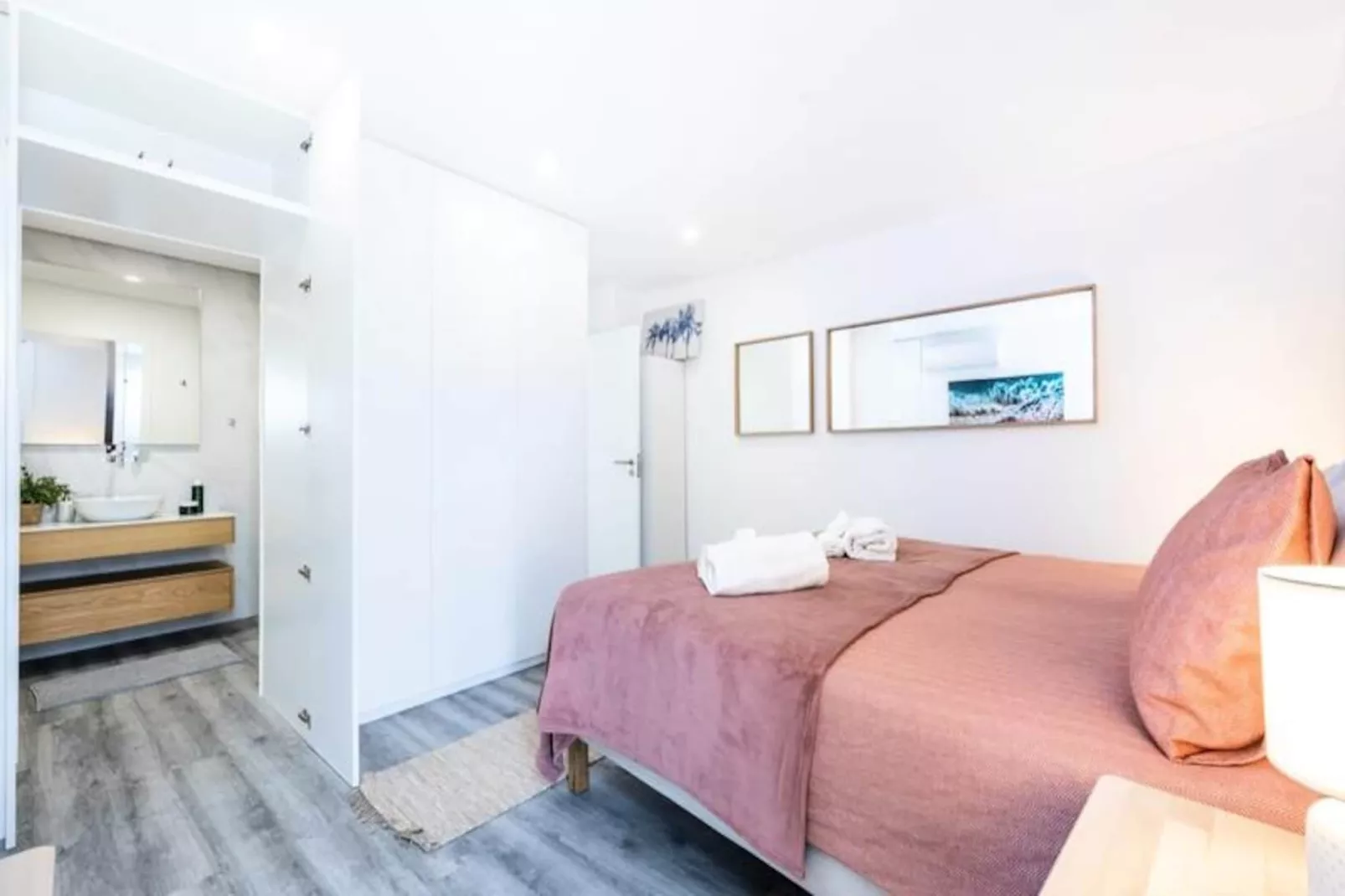 Frontline Seaview Apartment-Non tagué