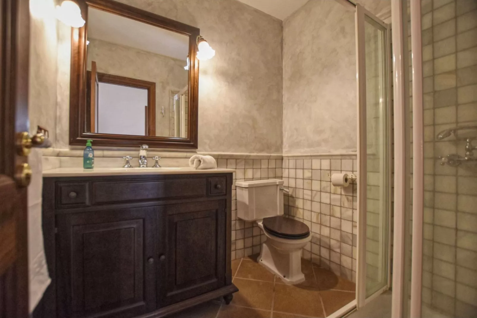 Holandis-Bathroom