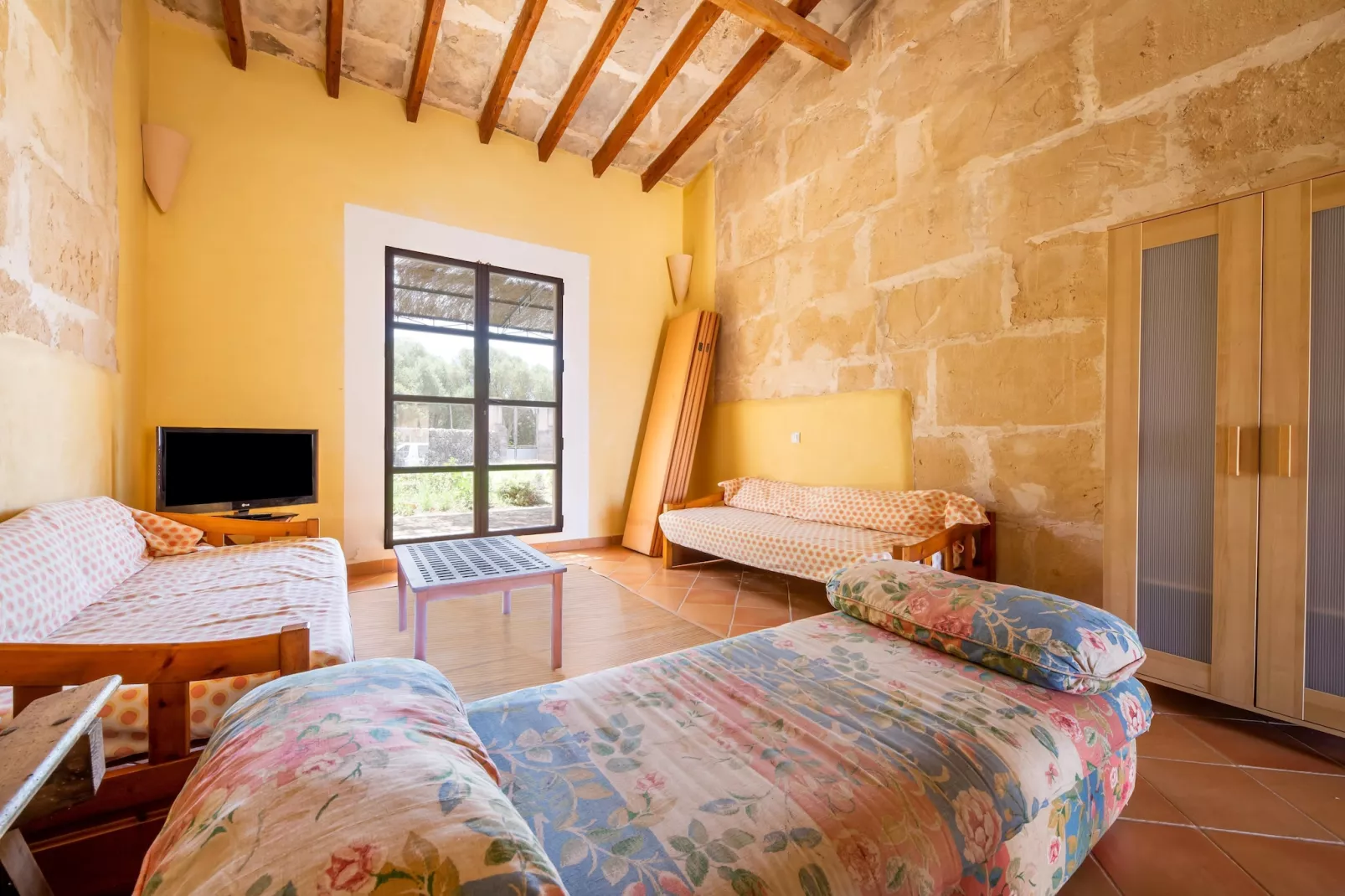 El Taller-Living room