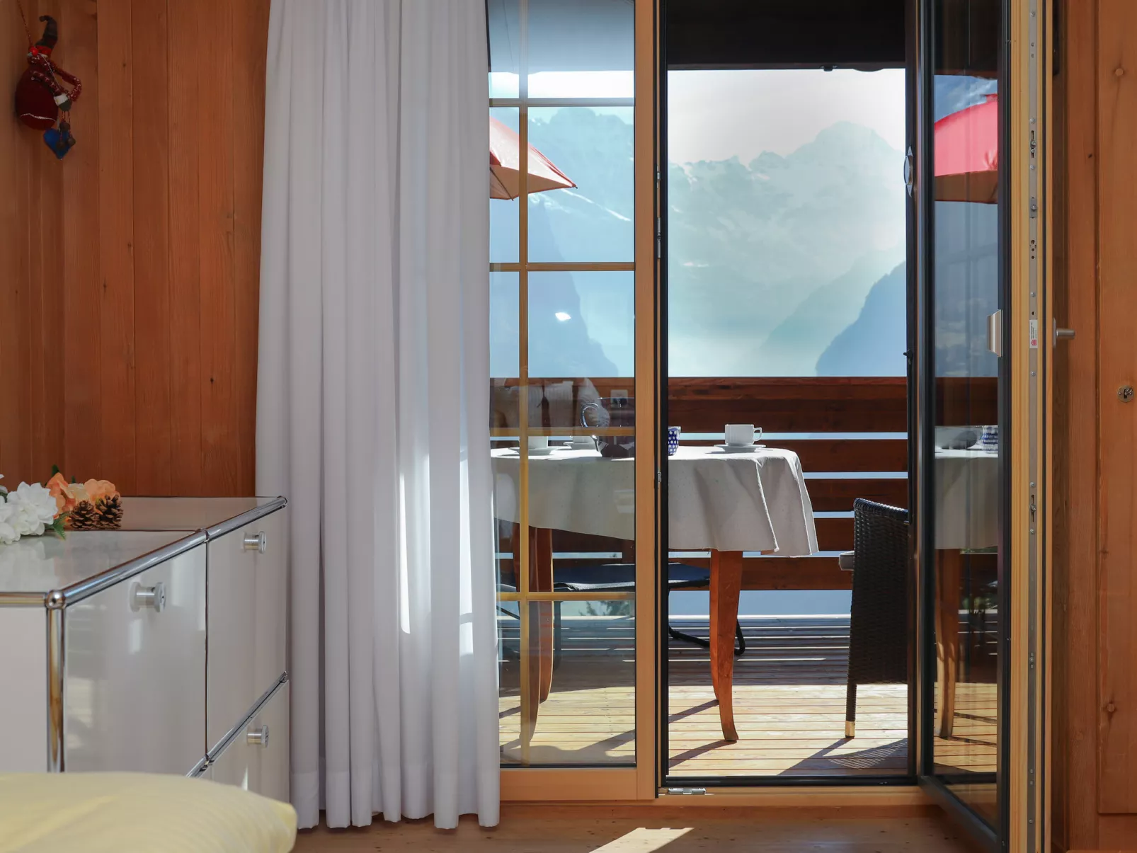 Jungfrau a d Ledi-Drinnen