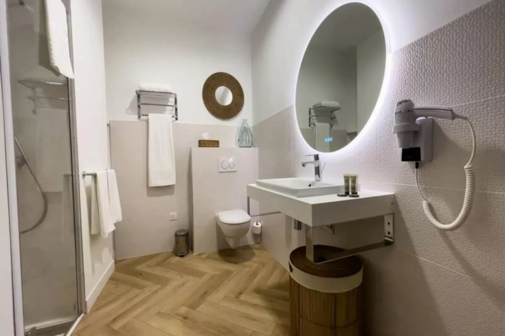 Maison R&eacute;gent & Spa - A L'ombre Des Pins-Non tagué