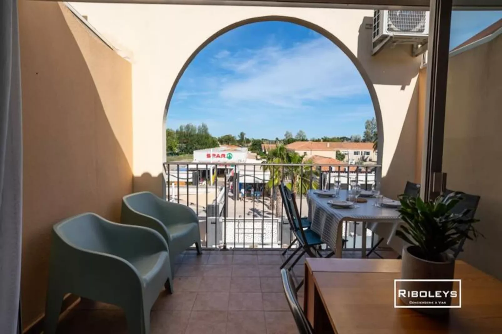 Appartement Climatis&eacute; &agrave; 100m De La Plage-Untagged