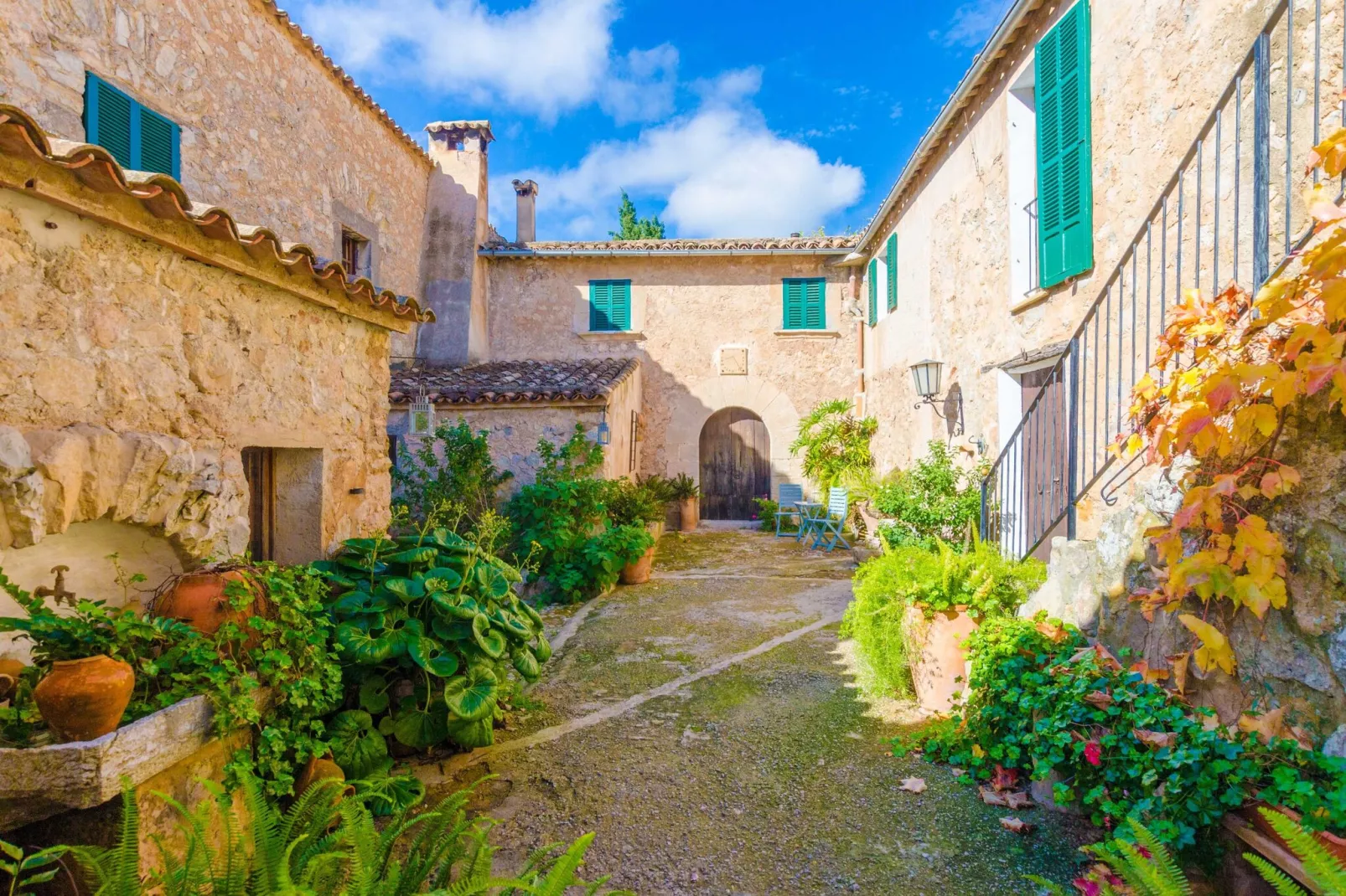 Sobreamunt-Exterior summer