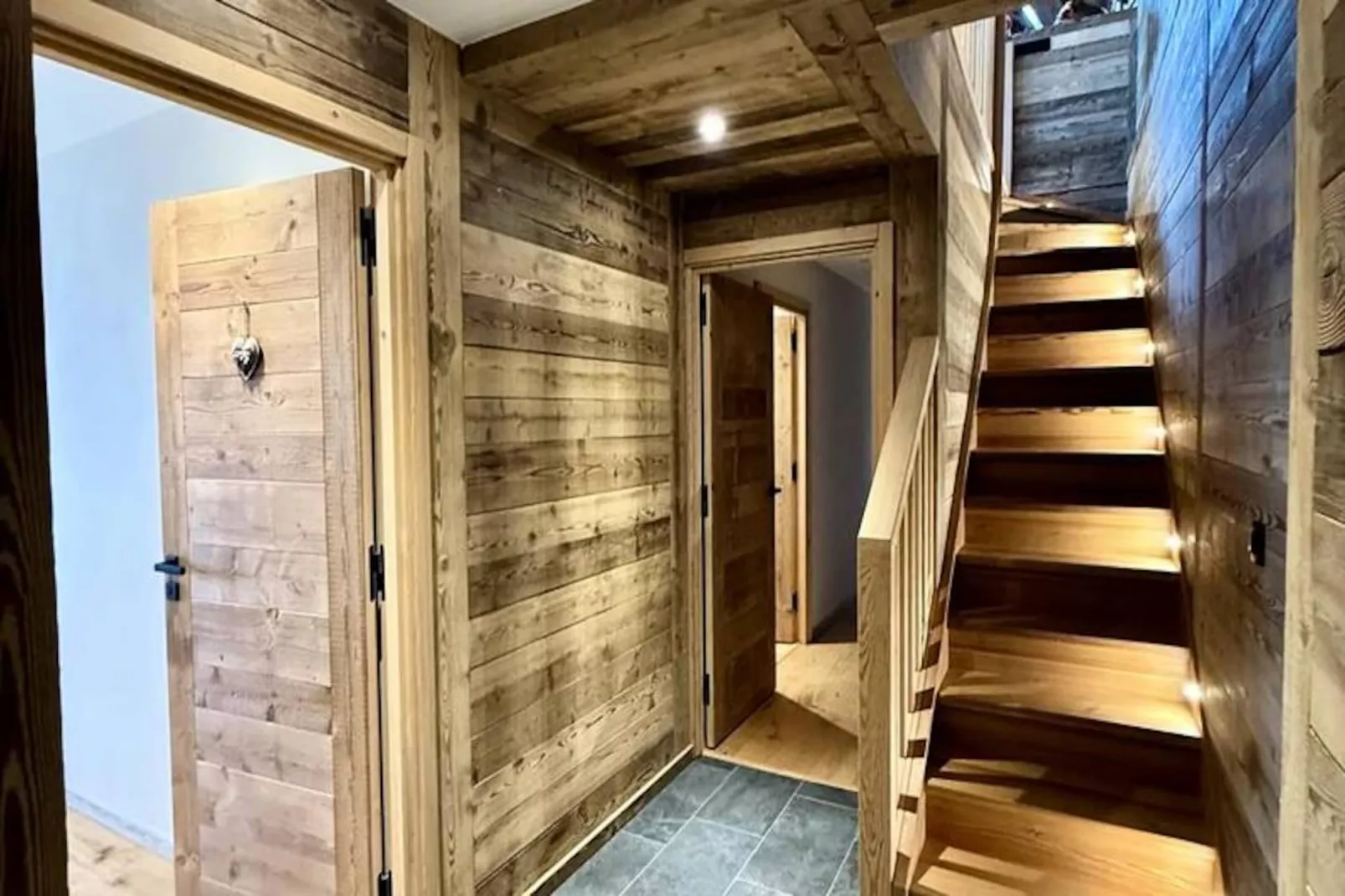 Résidence Complexe Aiguilles-Untagged