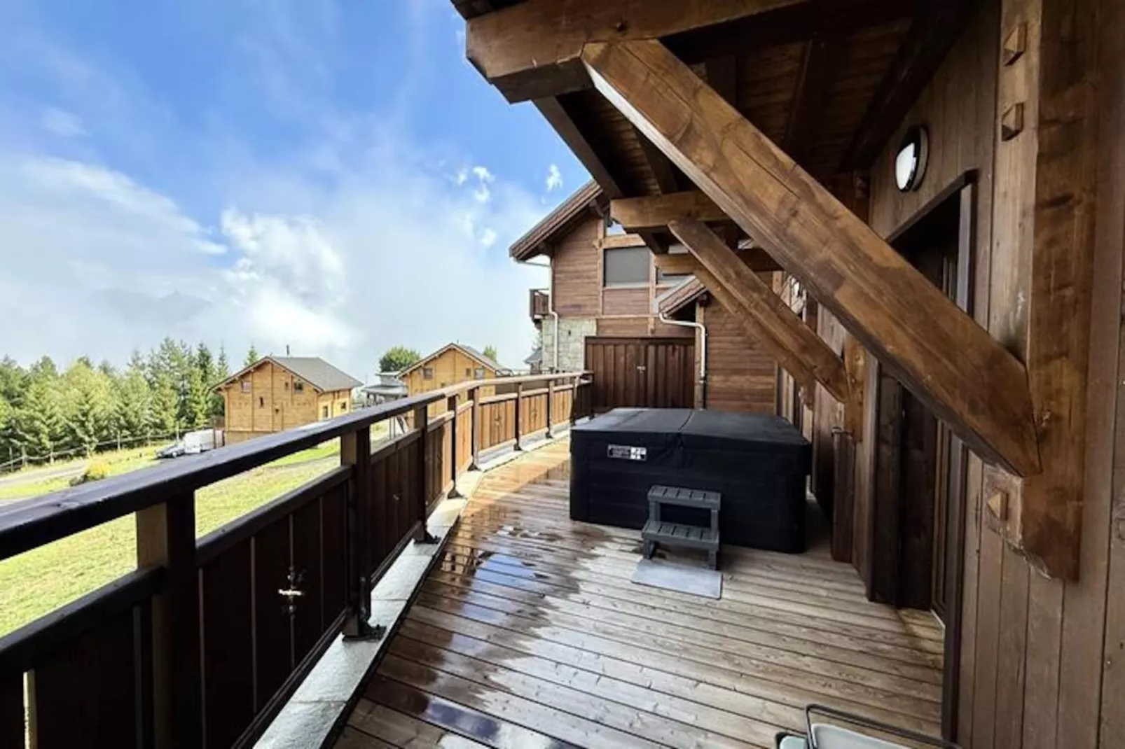 Résidence Complexe Aiguilles-Untagged