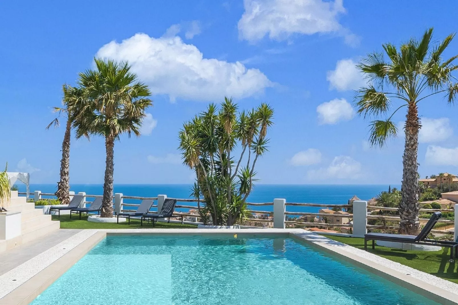La Sirena-View summer