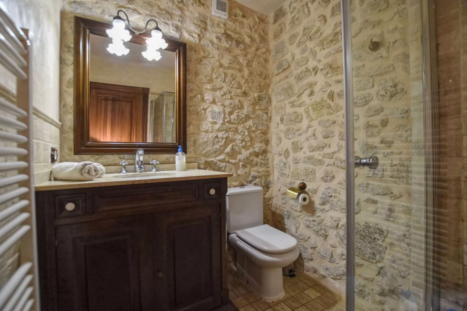 Petit-Bathroom