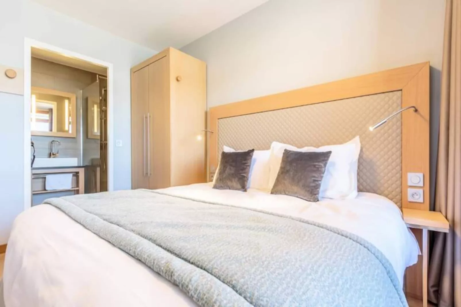 Résidence Les Monarques-Untagged