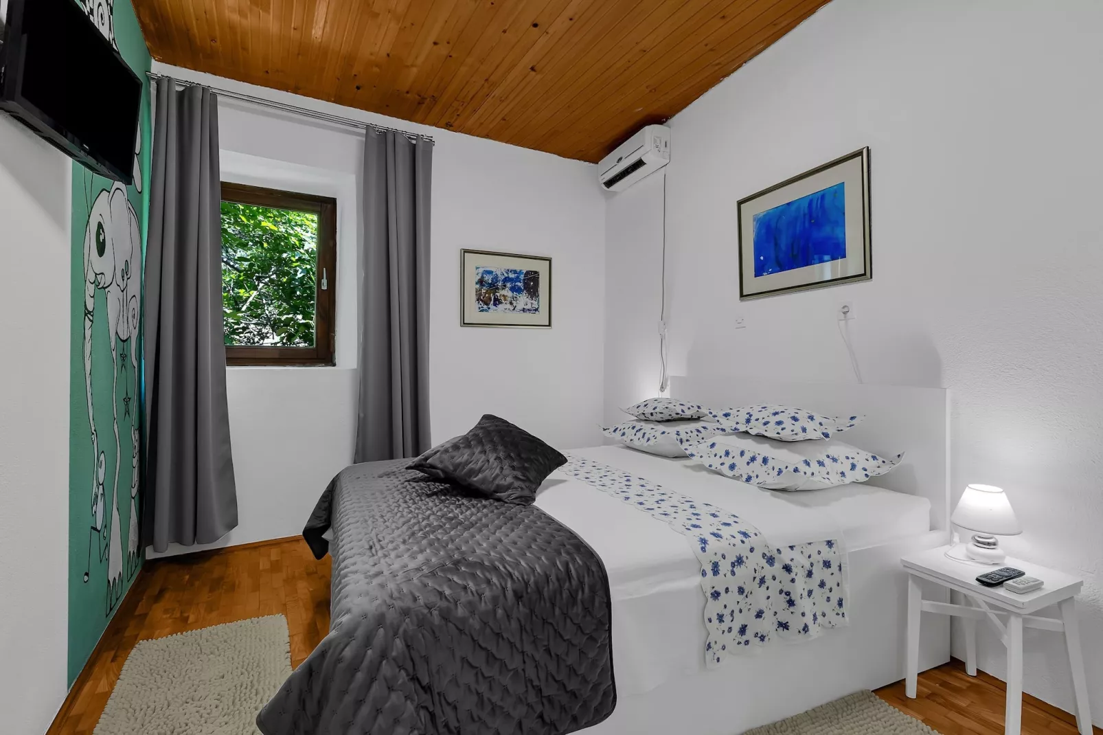 Apartments Kata - Three Bedroom Apartment with Balcony-Bedroom