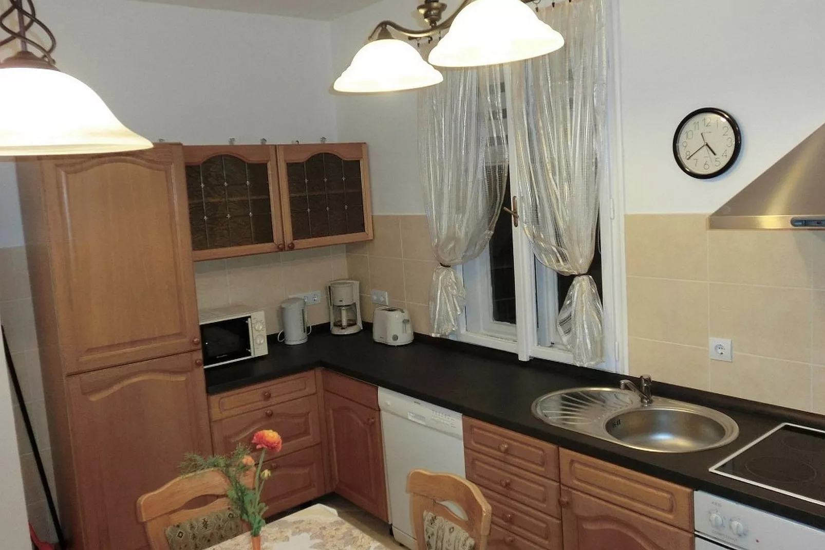 Ferienhaus in Budapest mit großem Garten-Kitchen