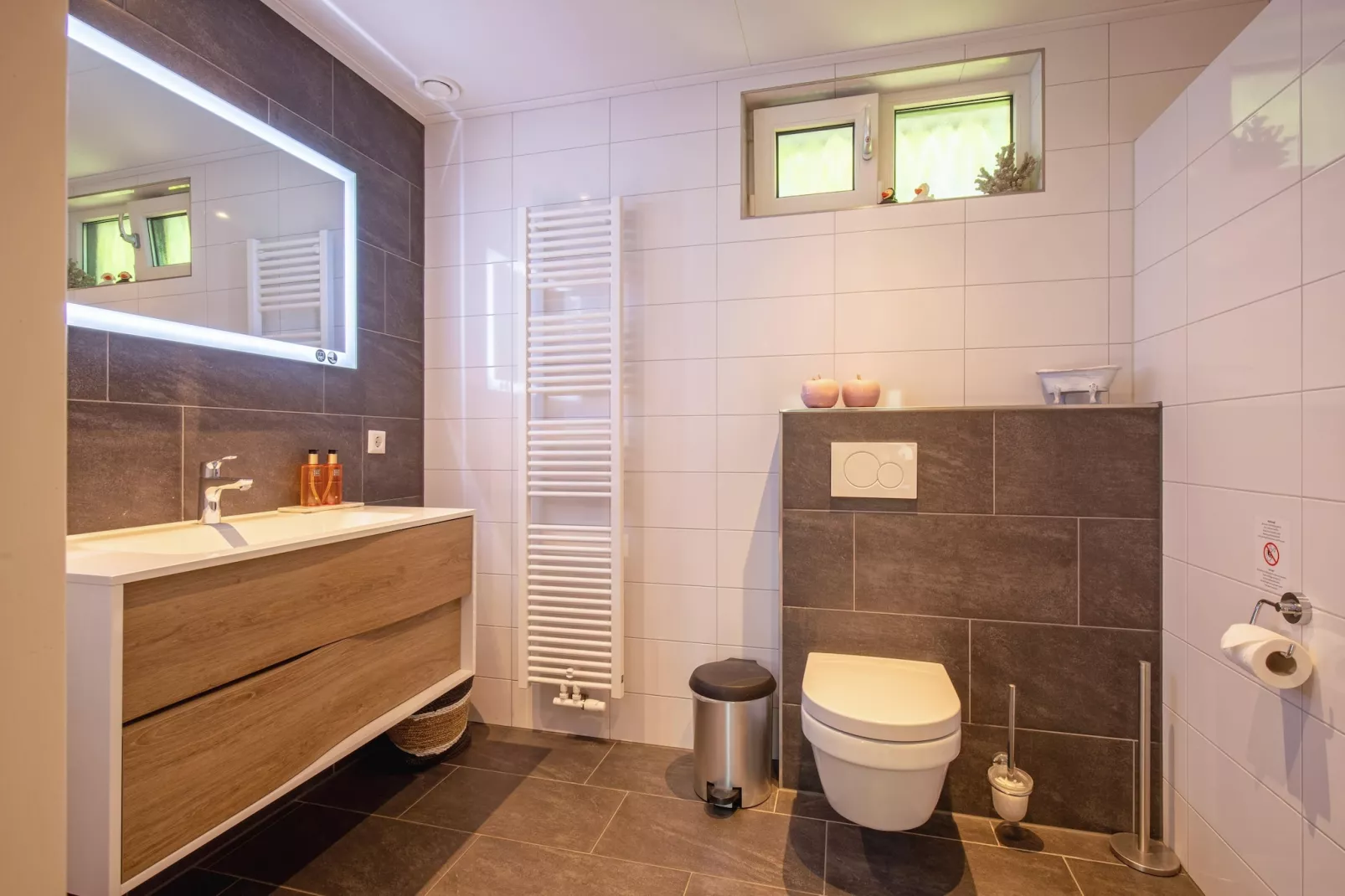 De Witte Parel-Badezimmer