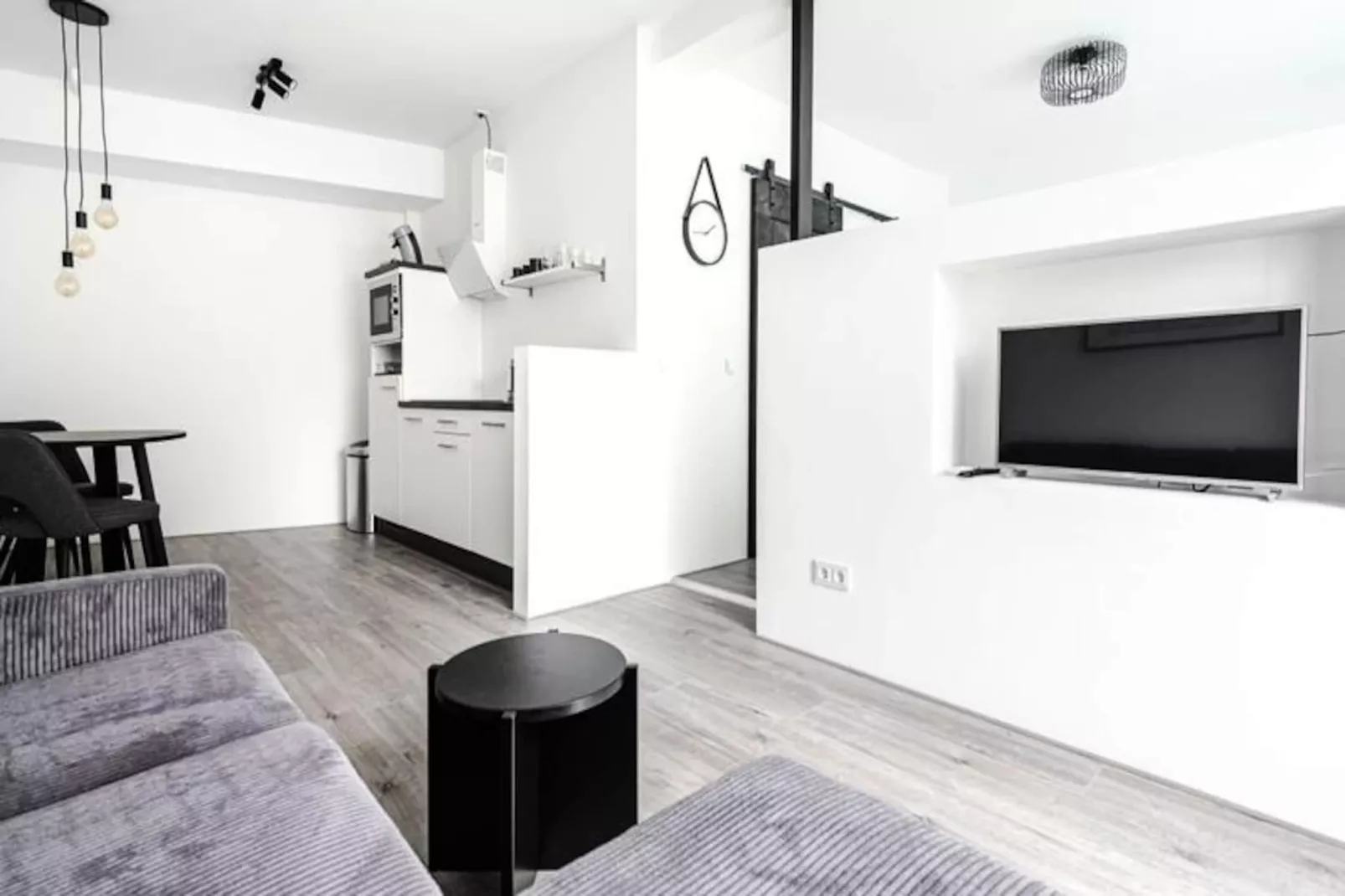 Kings Square Studio Apartment-Untagged