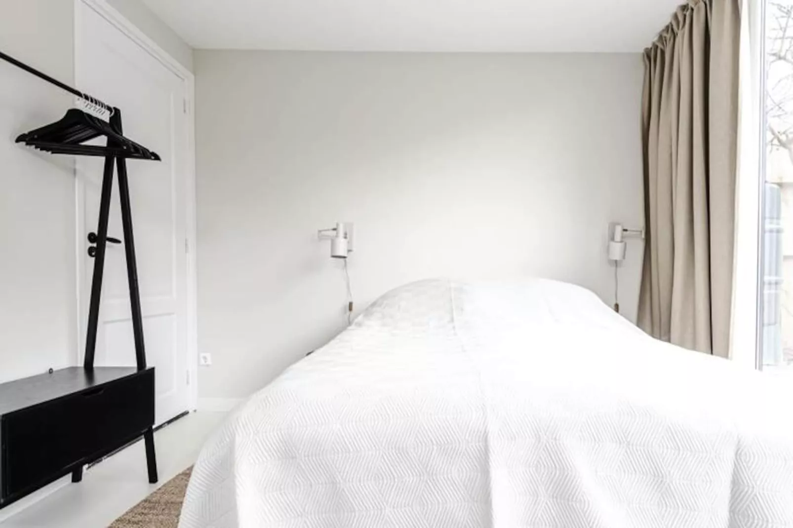 The Garden Suite-Non tagué