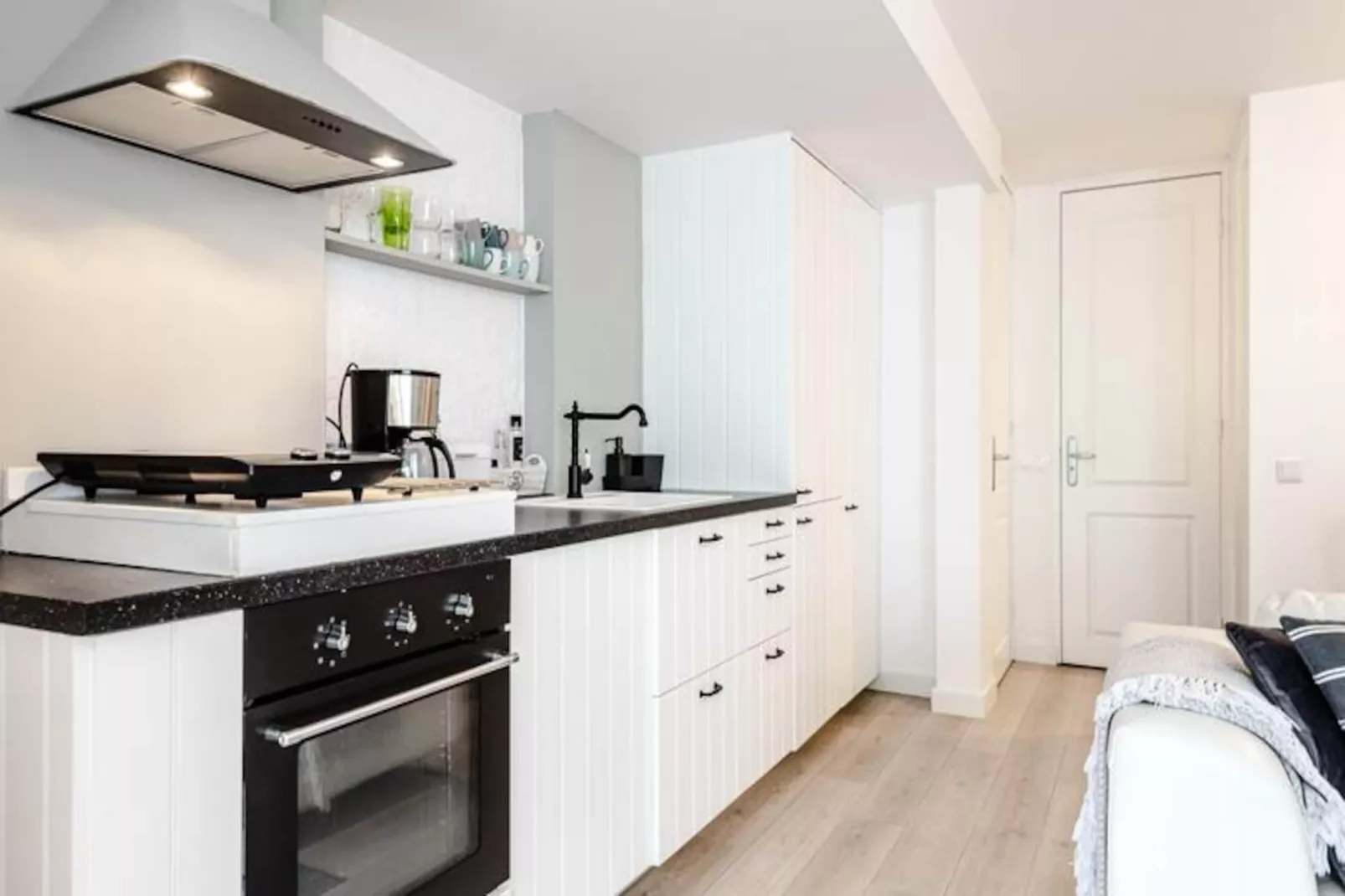 Summer House - Souterrain-Non tagué