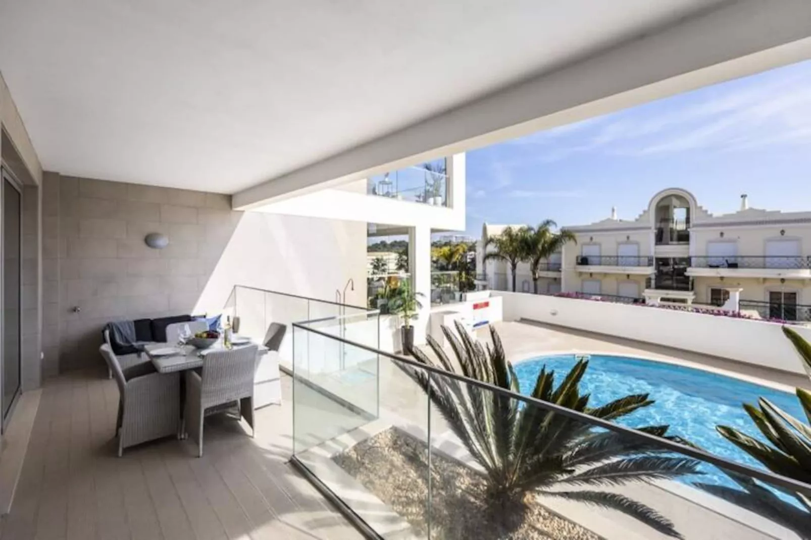 Zentuni Ocean Front-Nicht zugeordnet