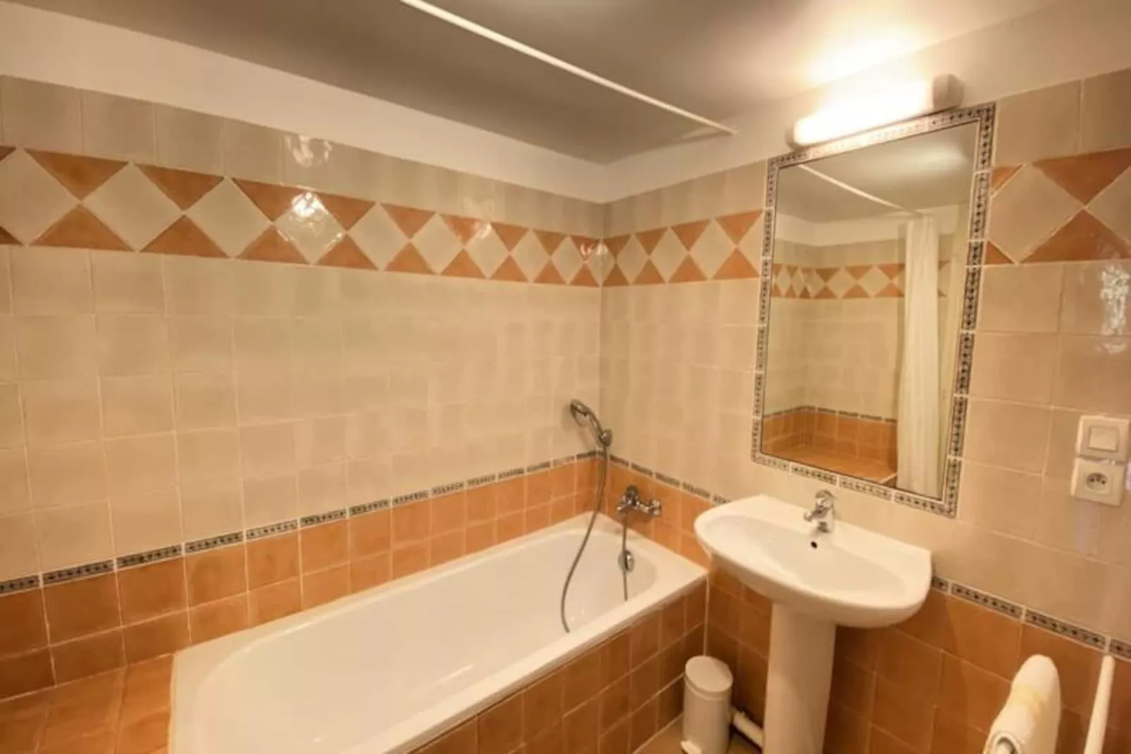 04b5 : Beau Studio Dans Un Mas Proven&ccedil;al - Piscine-Nicht zugeordnet