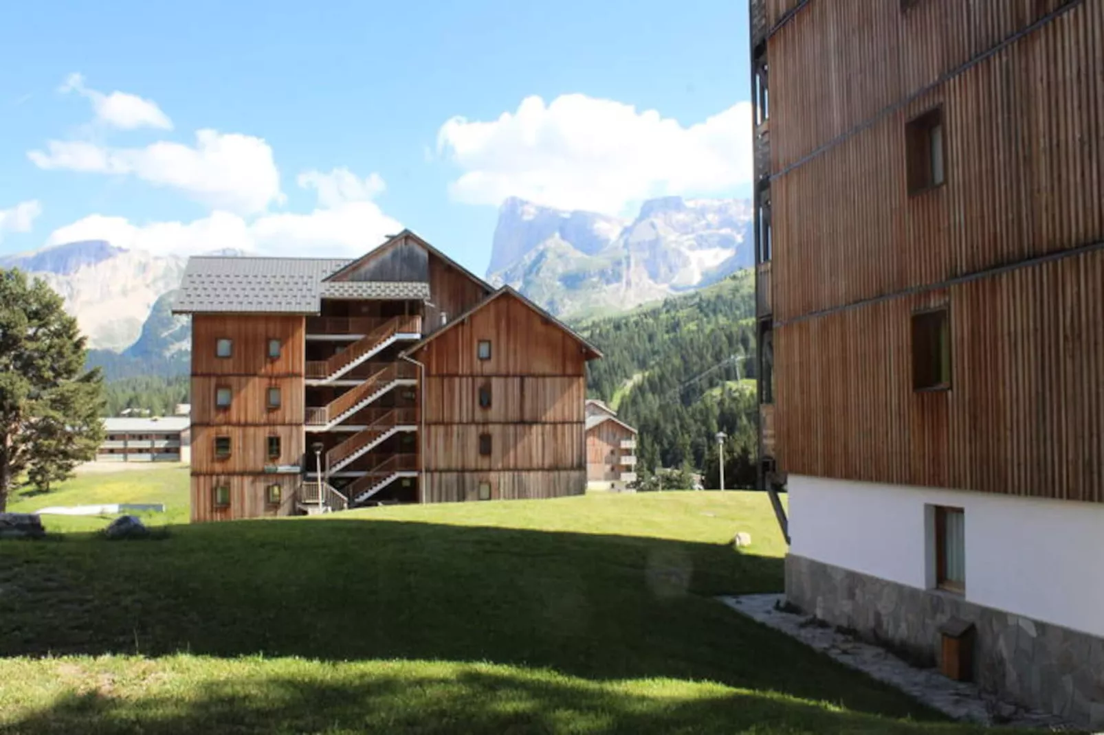 Les Chalets De Superd Dauphinelle-Untagged