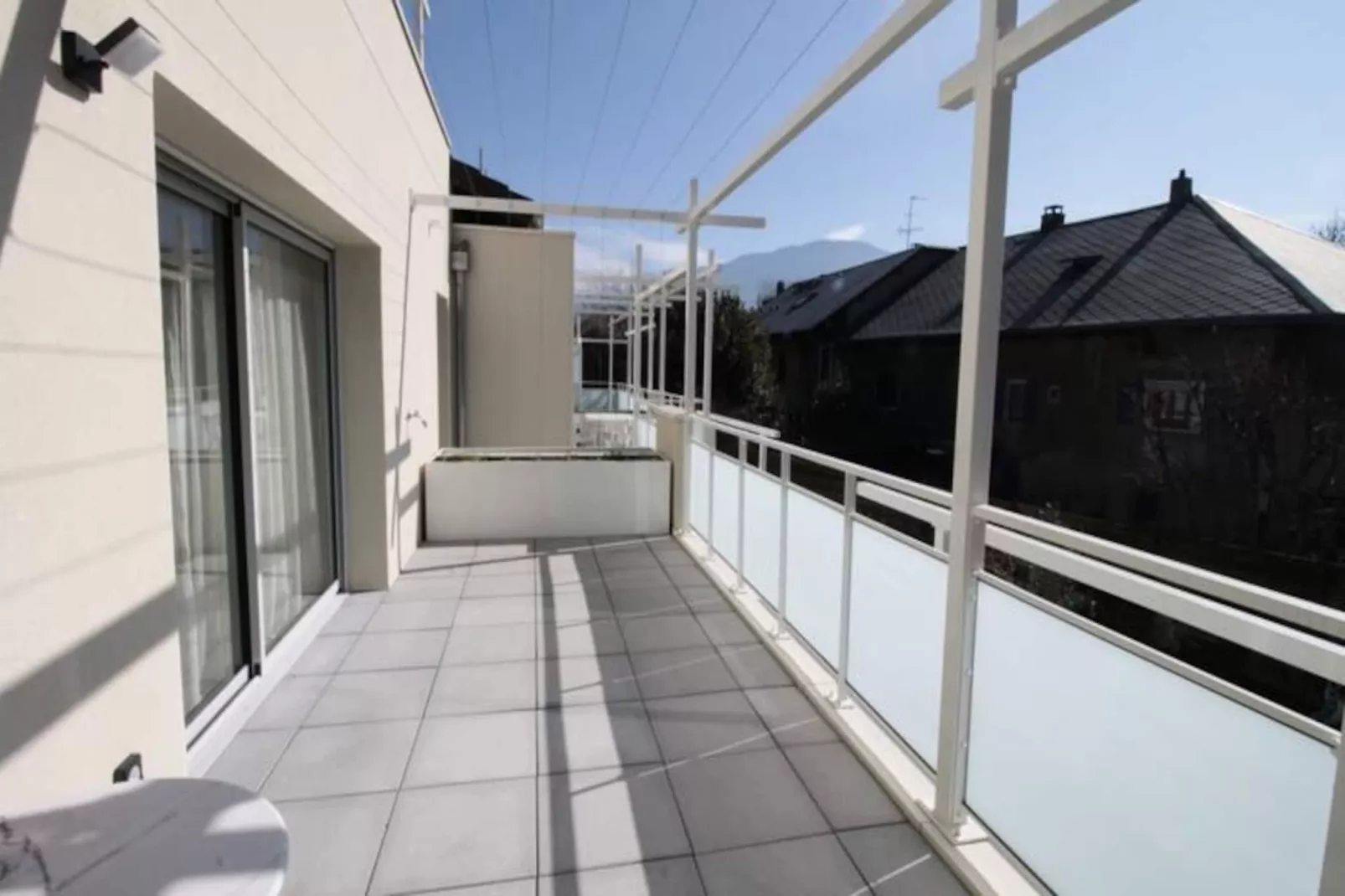 T3 Neuf, Clim, Terrasse & Garage &agrave; 2 Pas Du Lac-Non tagué